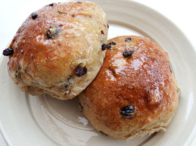 Spiced Currant Bun Recipe Chelsea Sugar